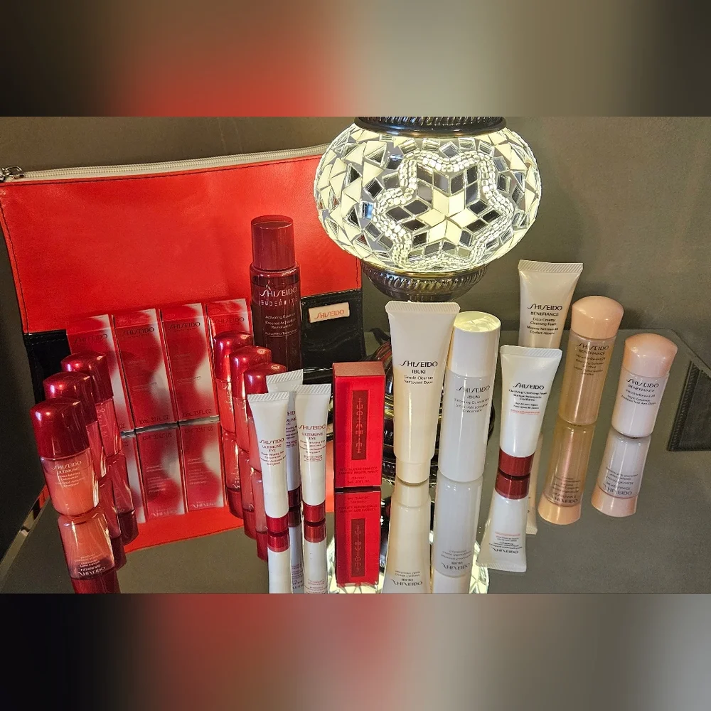 SHISEIDO Skin Care Travel Bundle - 21 Items and Bag - Picture 1 of 5